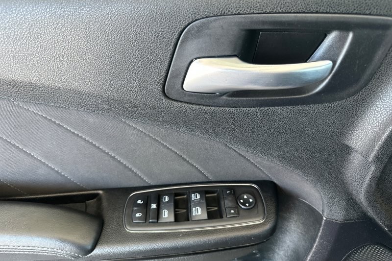 Dodge Charger Vehicle Full-screen Gallery Image 11