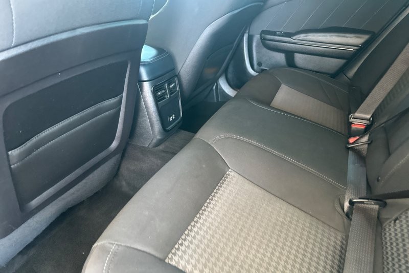 Dodge Charger Vehicle Full-screen Gallery Image 14