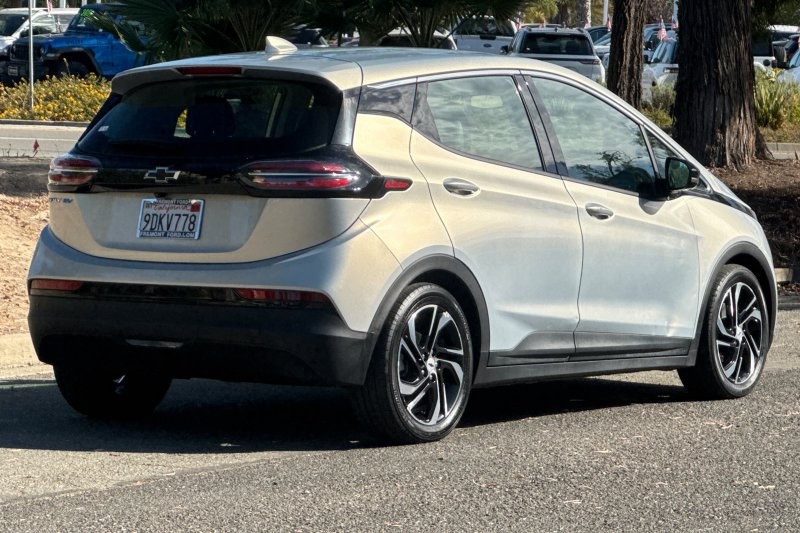 Chevrolet Bolt EV Vehicle Full-screen Gallery Image 03