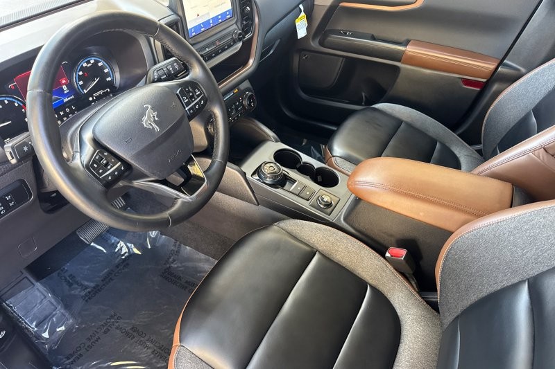 Ford Bronco Sport Vehicle Full-screen Gallery Image 10