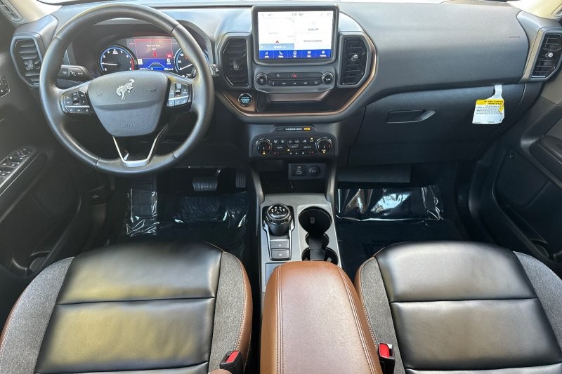 Ford Bronco Sport Vehicle Full-screen Gallery Image 15
