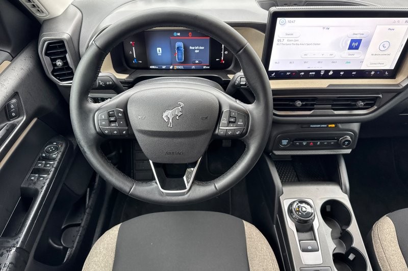 Ford Bronco Sport Vehicle Full-screen Gallery Image 15