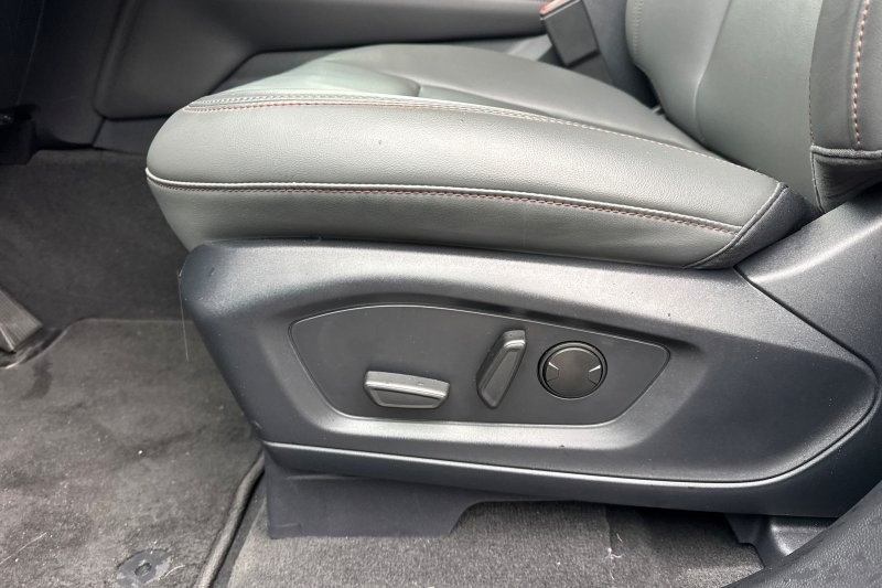 Ford Explorer Vehicle Full-screen Gallery Image 12