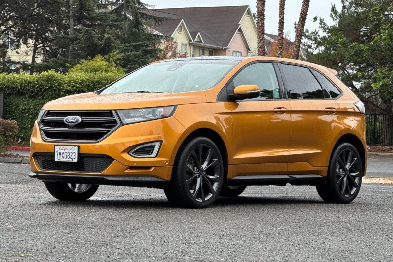 Ford Edge Vehicle Full-screen Gallery Image 07