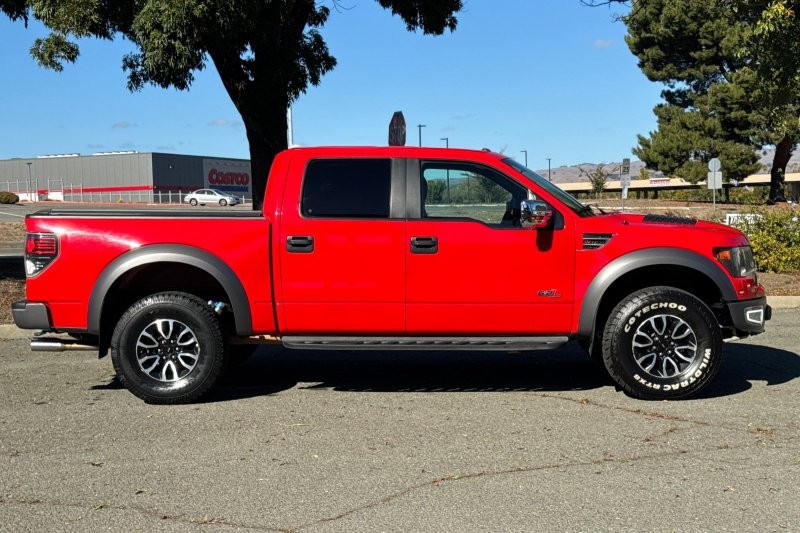 Ford F-150 Vehicle Full-screen Gallery Image 02