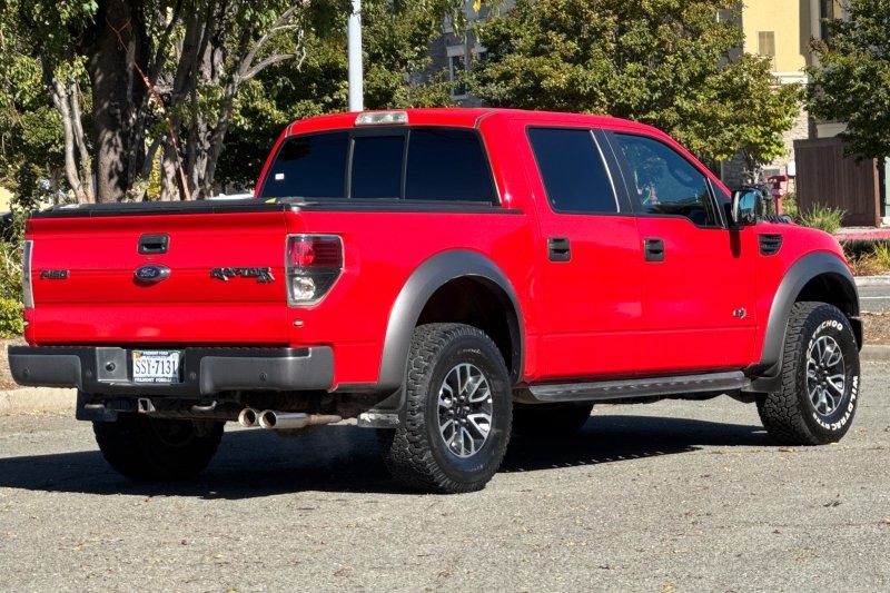 Ford F-150 Vehicle Full-screen Gallery Image 03