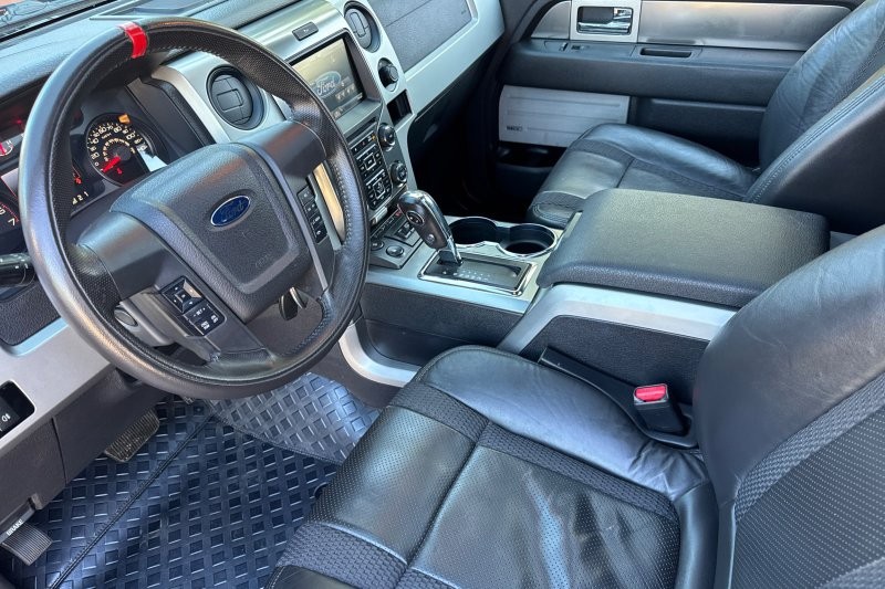 Ford F-150 Vehicle Full-screen Gallery Image 09