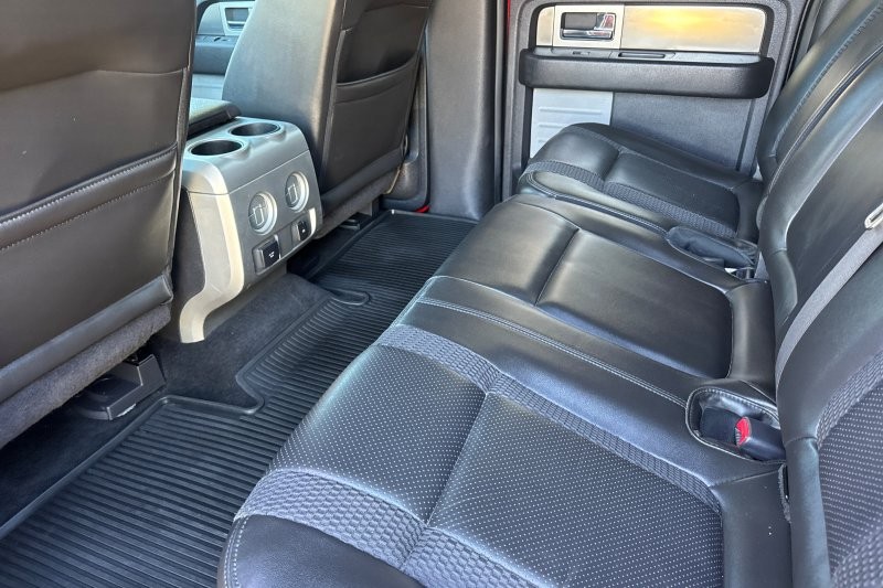 Ford F-150 Vehicle Full-screen Gallery Image 13