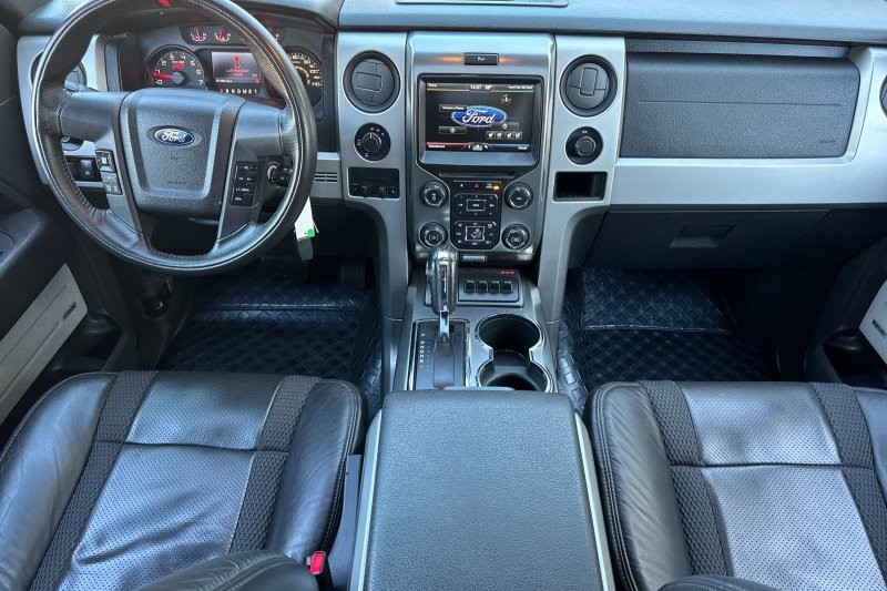 Ford F-150 Vehicle Full-screen Gallery Image 14