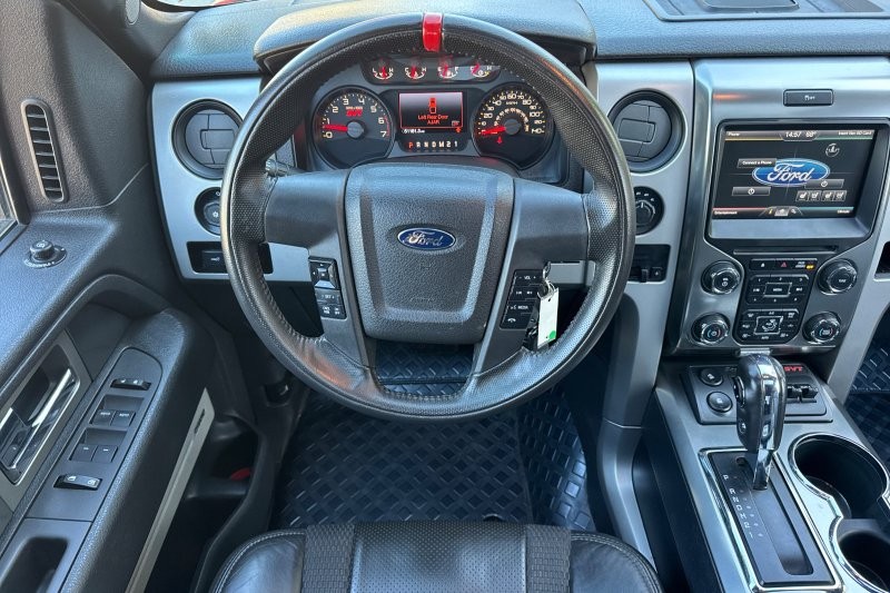 Ford F-150 Vehicle Full-screen Gallery Image 15