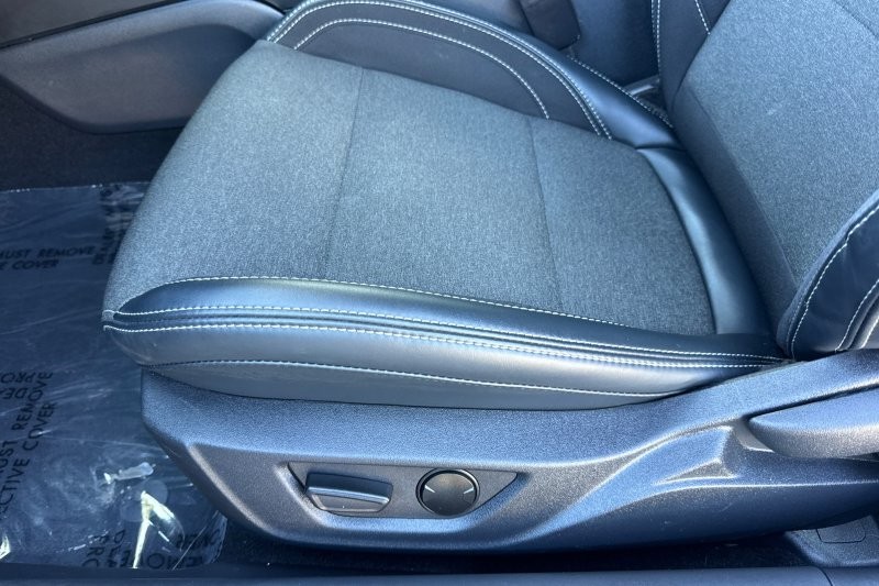 Ford Mustang Vehicle Full-screen Gallery Image 13