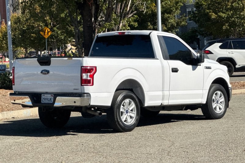Ford F-150 Vehicle Full-screen Gallery Image 03