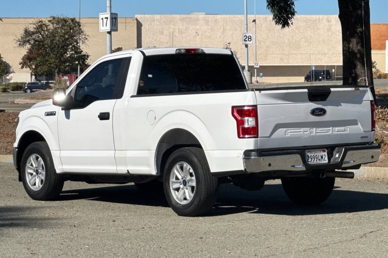 Ford F-150 Vehicle Full-screen Gallery Image 05
