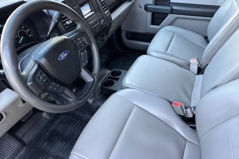 Ford F-150 Vehicle Full-screen Gallery Image 10