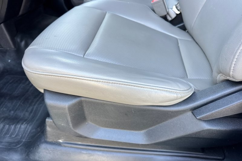 Ford F-150 Vehicle Full-screen Gallery Image 13