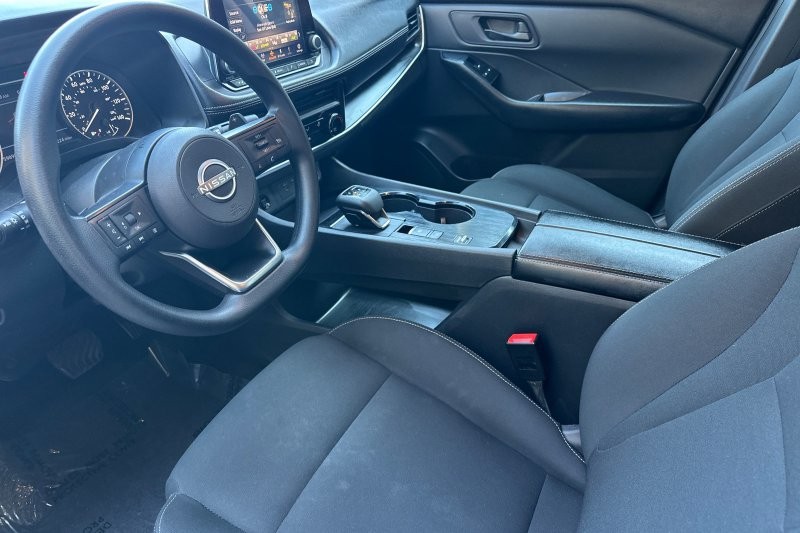 Nissan Rogue Vehicle Full-screen Gallery Image 10