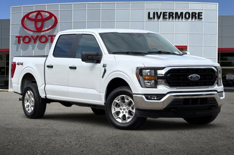 Ford F-150 Vehicle Full-screen Gallery Image 02