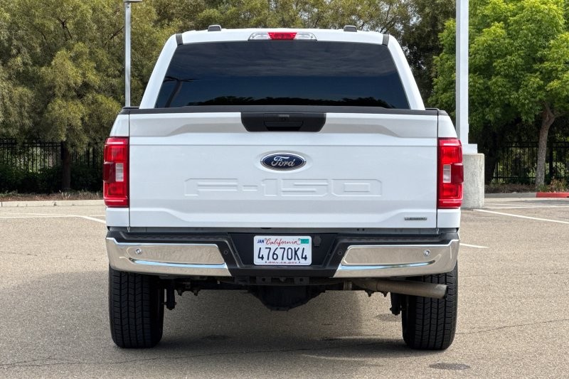 Ford F-150 Vehicle Full-screen Gallery Image 05