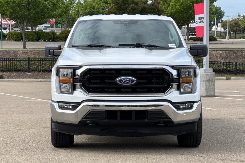 Ford F-150 Vehicle Full-screen Gallery Image 09