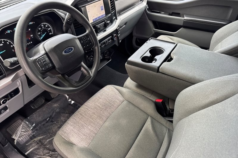 Ford F-150 Vehicle Full-screen Gallery Image 10