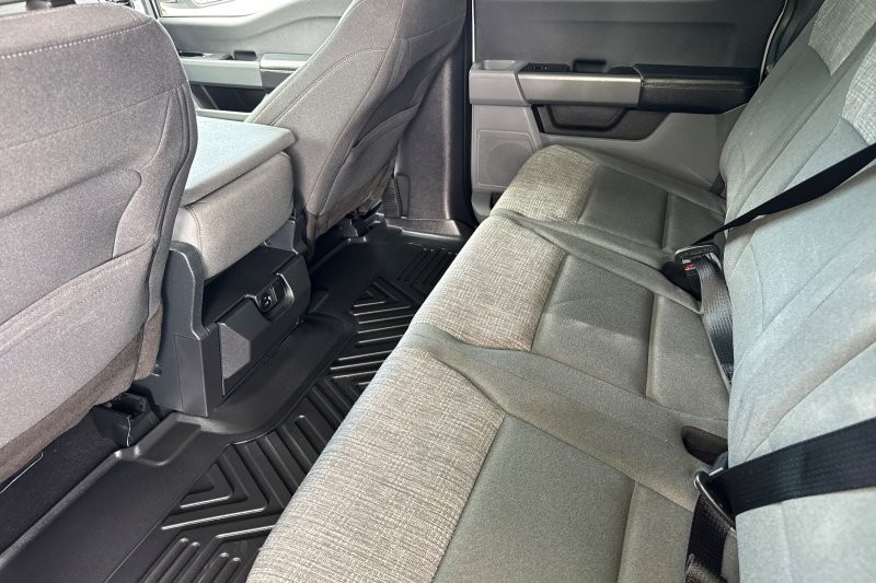 Ford F-150 Vehicle Full-screen Gallery Image 14