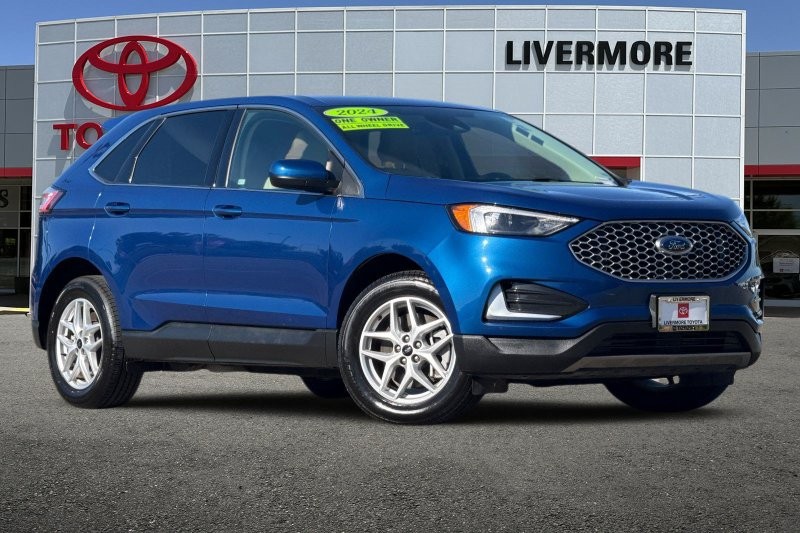 Ford Edge Vehicle Full-screen Gallery Image 02