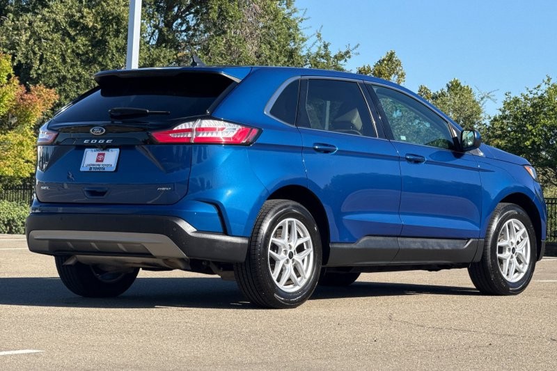 Ford Edge Vehicle Full-screen Gallery Image 04