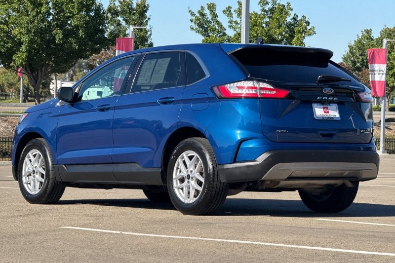 Ford Edge Vehicle Full-screen Gallery Image 06
