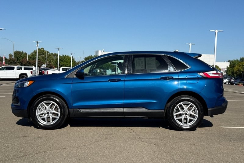 Ford Edge Vehicle Full-screen Gallery Image 07