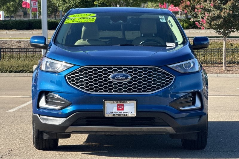 Ford Edge Vehicle Full-screen Gallery Image 09