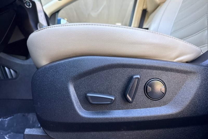Ford Edge Vehicle Full-screen Gallery Image 13