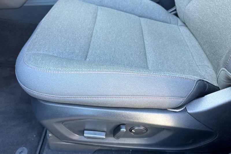 Ford Explorer Vehicle Full-screen Gallery Image 12