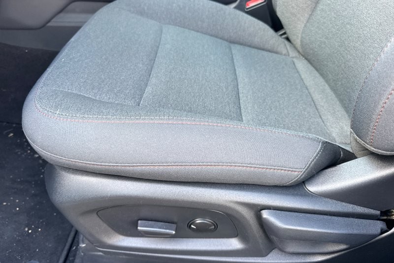 Ford Explorer Vehicle Full-screen Gallery Image 12