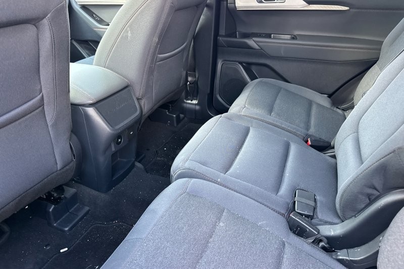 Ford Explorer Vehicle Full-screen Gallery Image 13