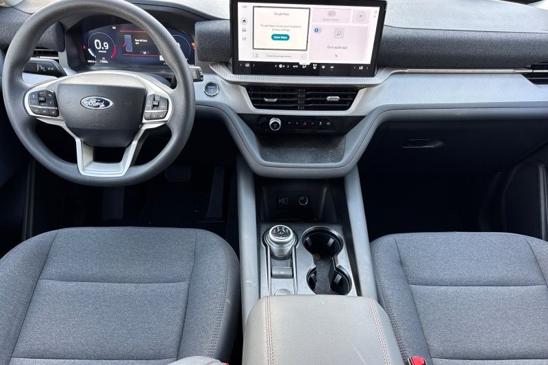 Ford Explorer Vehicle Full-screen Gallery Image 14