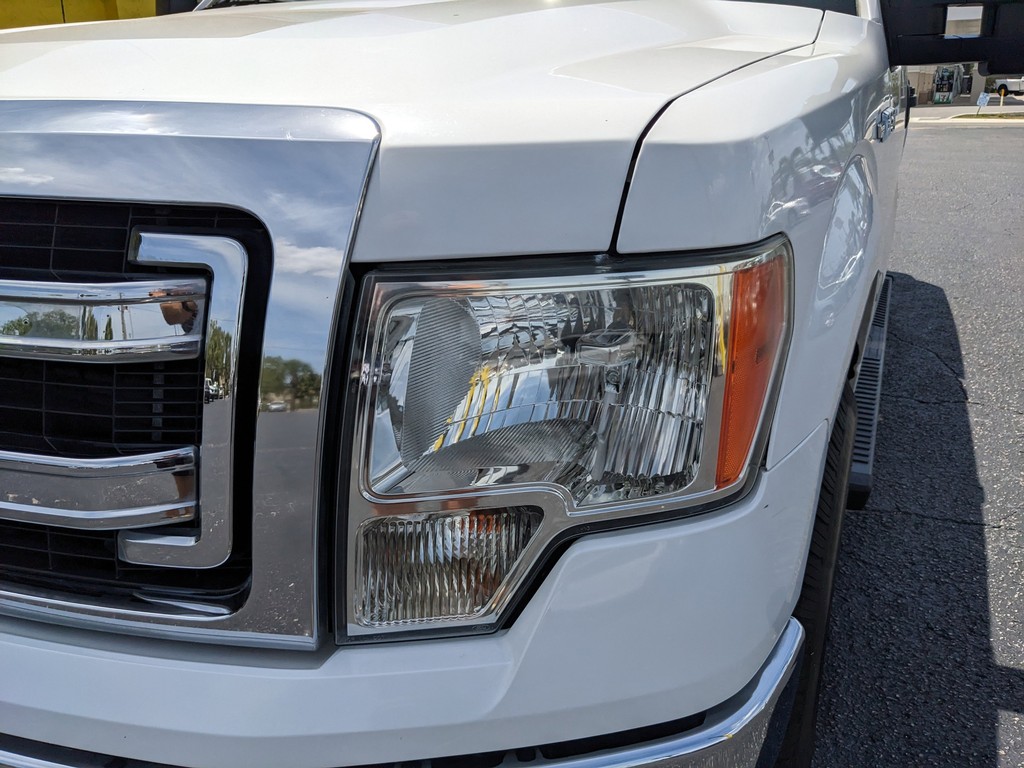 Ford F-150 Vehicle Full-screen Gallery Image 06