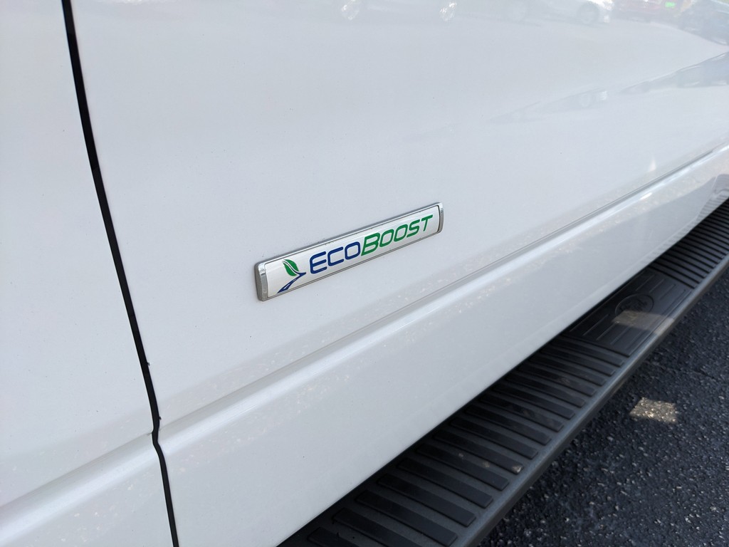 Ford F-150 Vehicle Full-screen Gallery Image 07