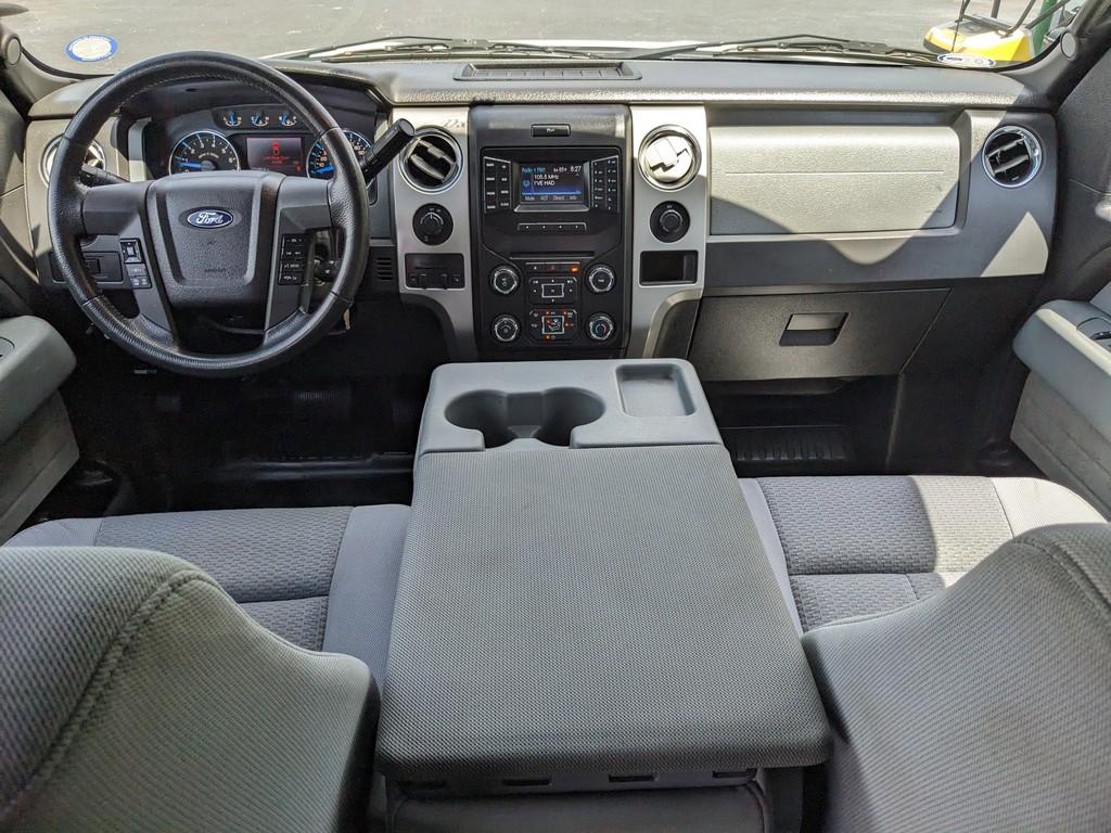 Ford F-150 Vehicle Full-screen Gallery Image 10