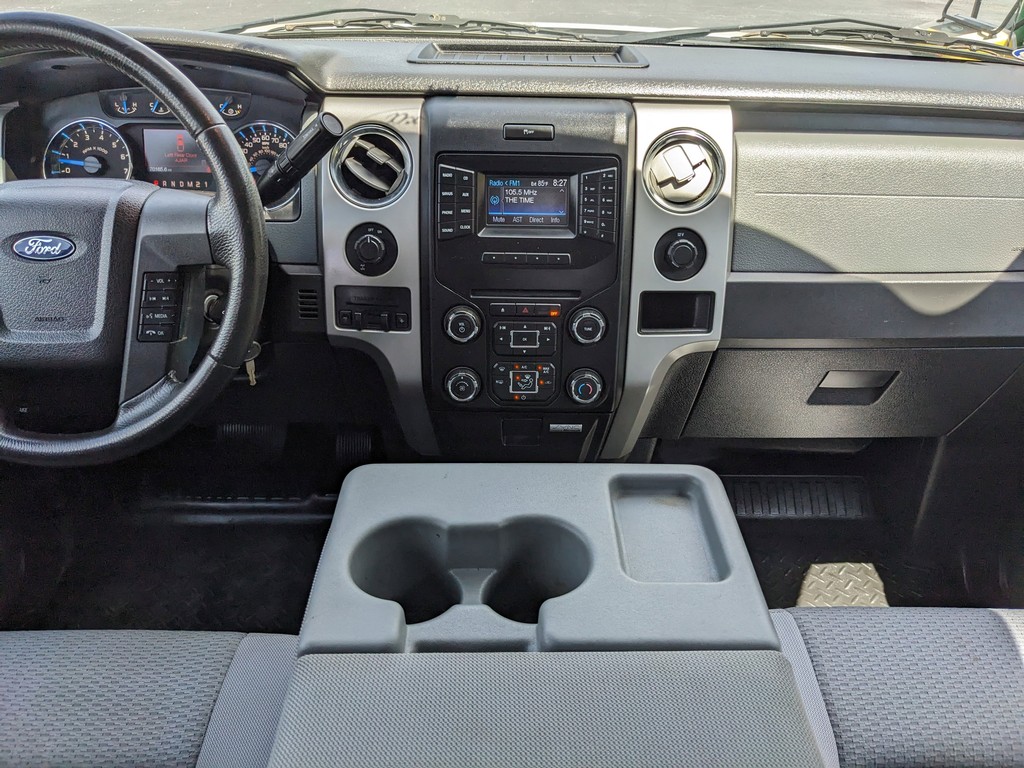 Ford F-150 Vehicle Full-screen Gallery Image 12