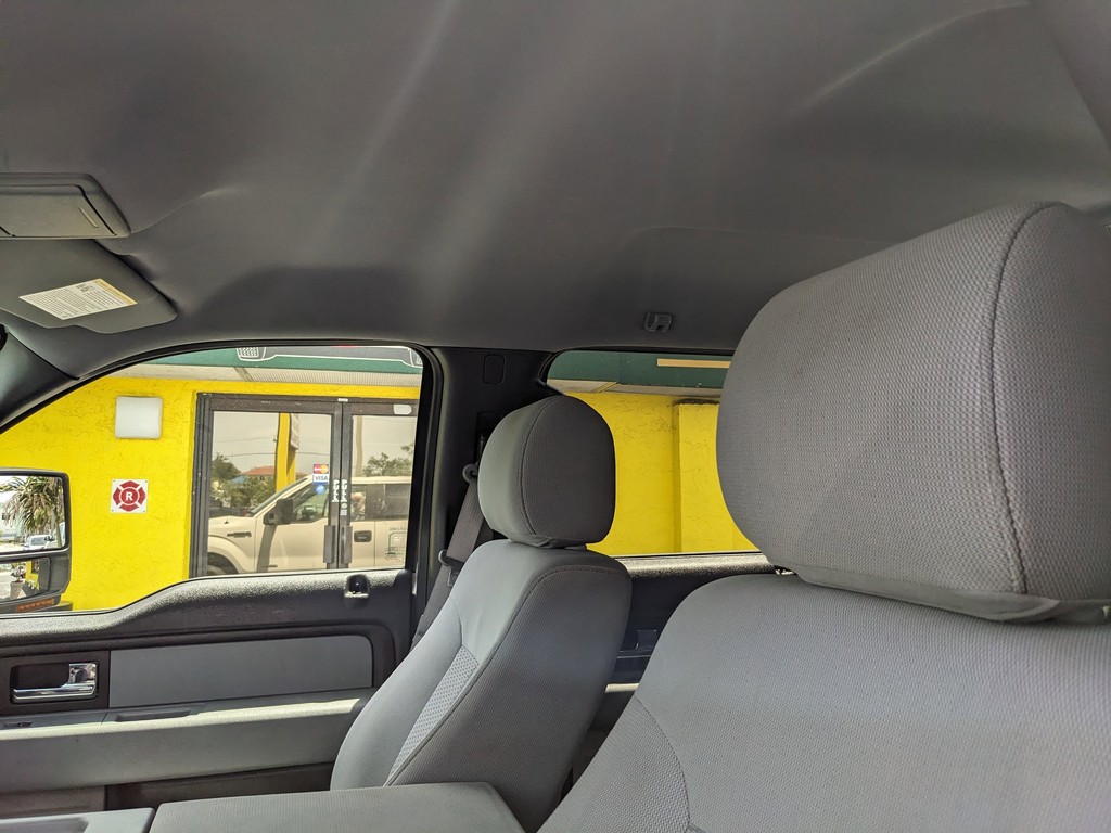 Ford F-150 Vehicle Full-screen Gallery Image 18