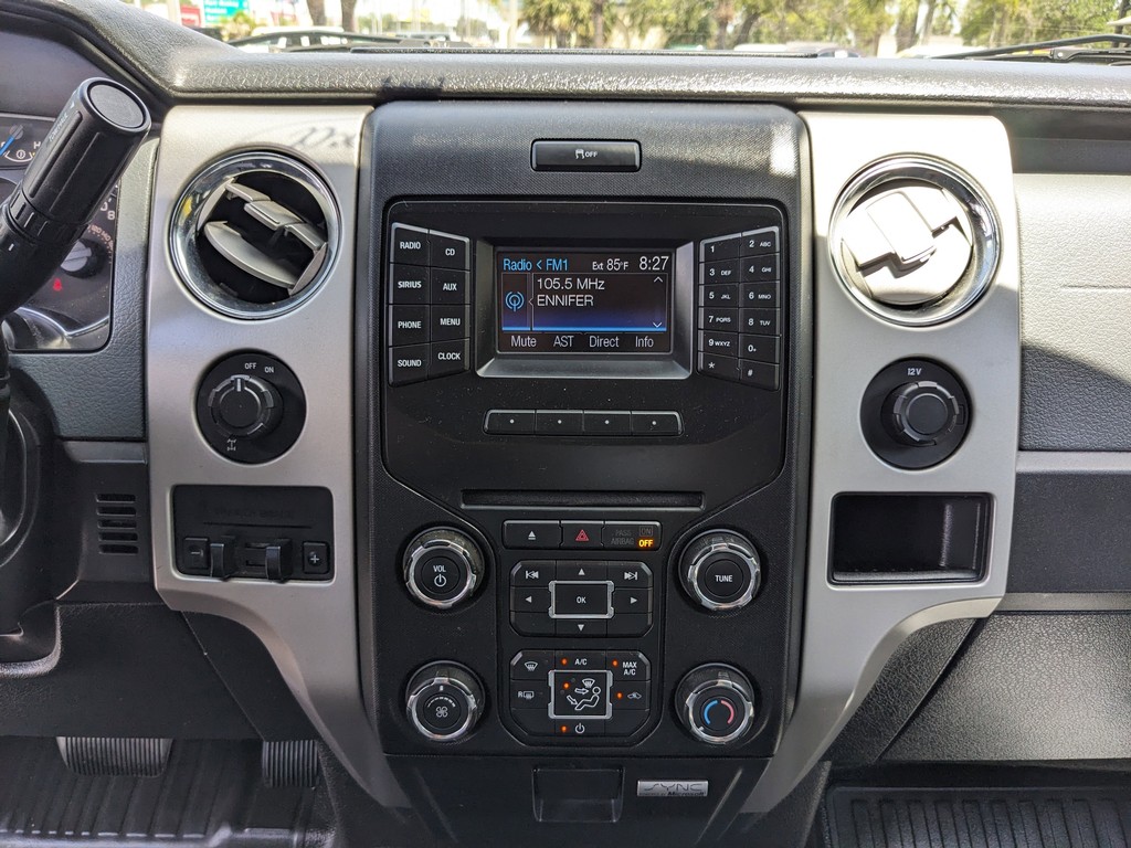 Ford F-150 Vehicle Full-screen Gallery Image 19