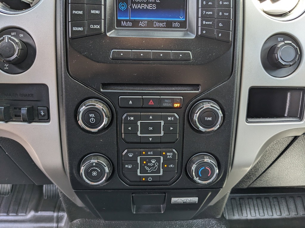 Ford F-150 Vehicle Full-screen Gallery Image 21