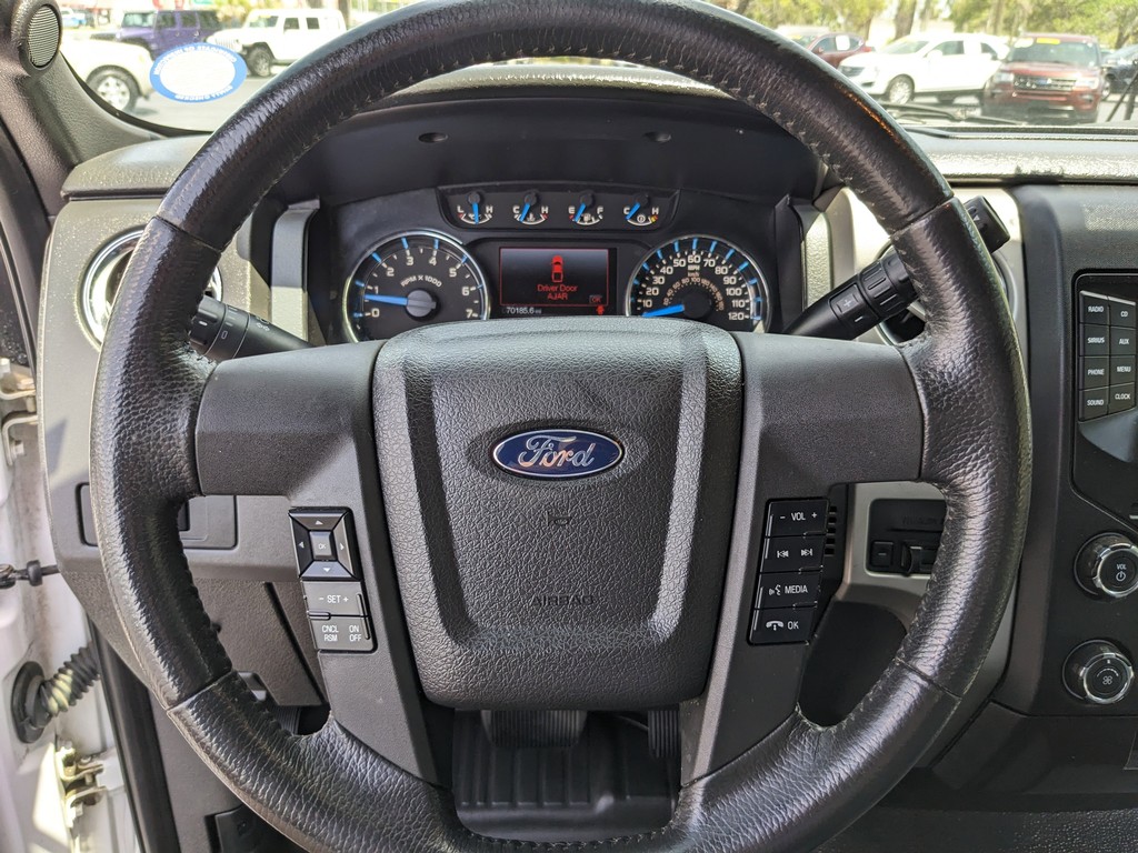 Ford F-150 Vehicle Full-screen Gallery Image 23