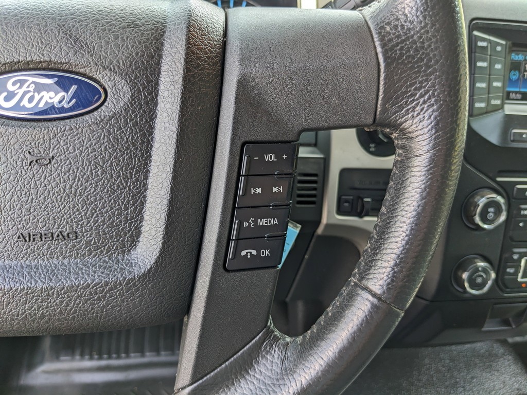 Ford F-150 Vehicle Full-screen Gallery Image 25