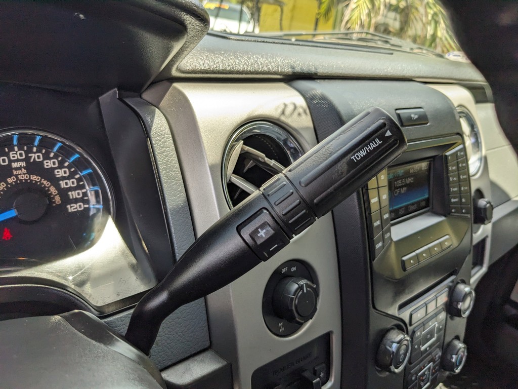 Ford F-150 Vehicle Full-screen Gallery Image 27