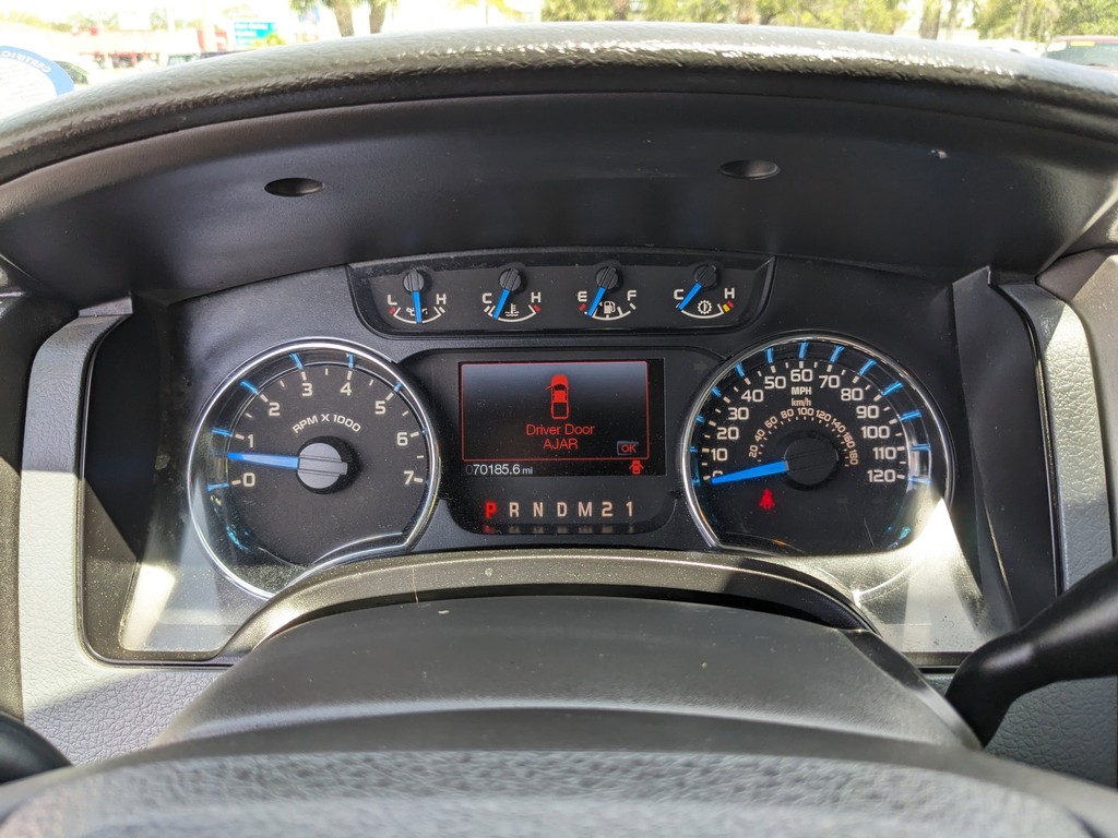 Ford F-150 Vehicle Full-screen Gallery Image 28