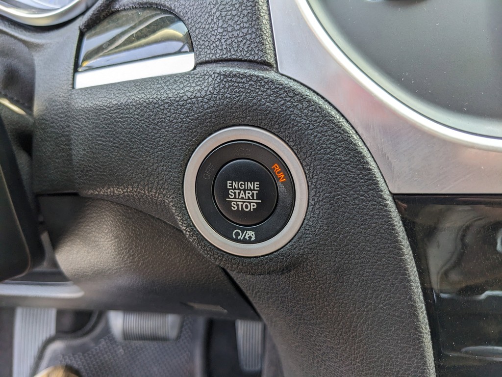 Chrysler 300 Vehicle Full-screen Gallery Image 23