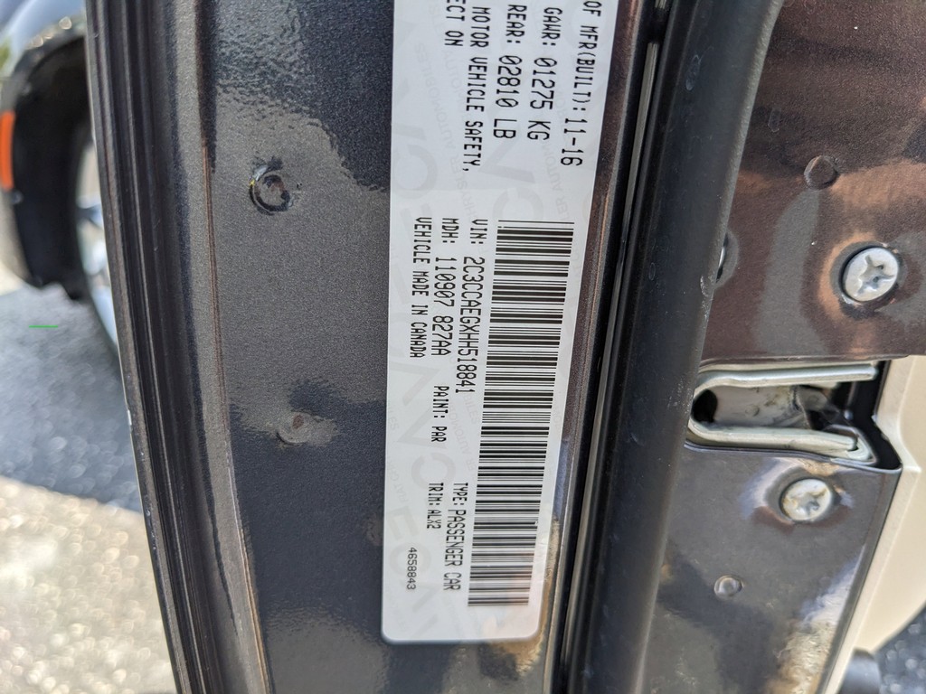 Chrysler 300 Vehicle Full-screen Gallery Image 31