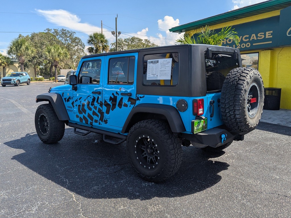 Jeep Wrangler Unlimited Vehicle Full-screen Gallery Image 04