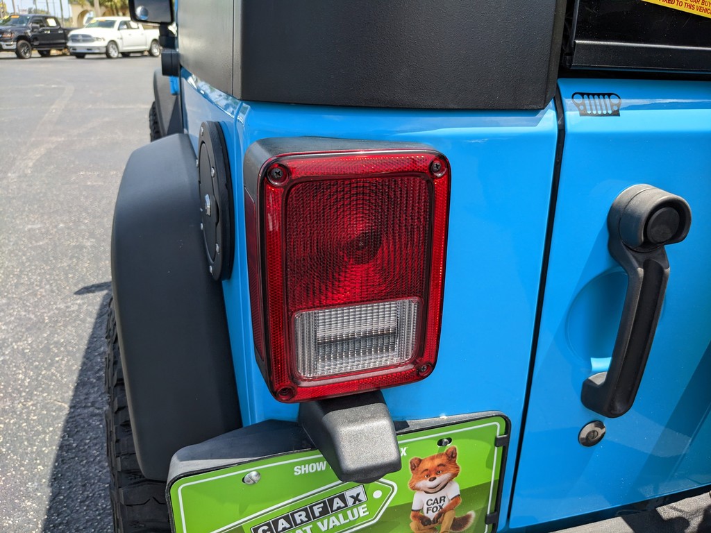 Jeep Wrangler Unlimited Vehicle Full-screen Gallery Image 09